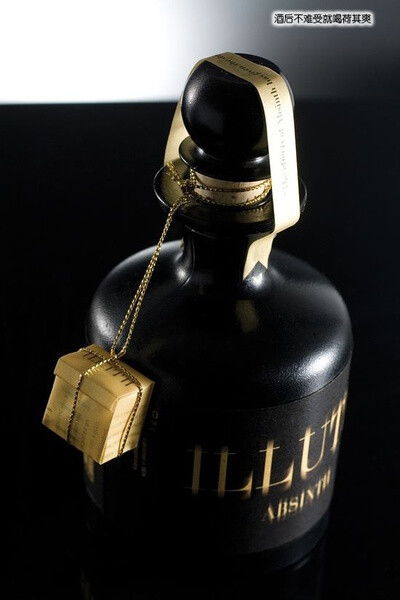 荷其爽 國(guó)外優(yōu)秀酒瓶設(shè)計(jì)賞析——酒精與脫醇飲料的視覺魅力